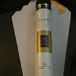 White and Gold Decorative Tassel Accent